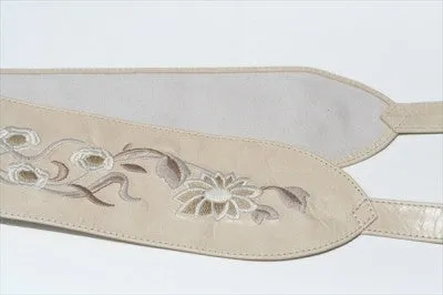 Embroidered leather belt - putty