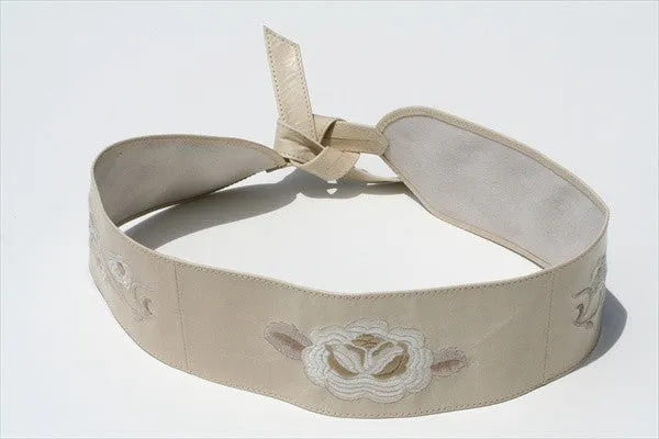 Embroidered leather belt - putty