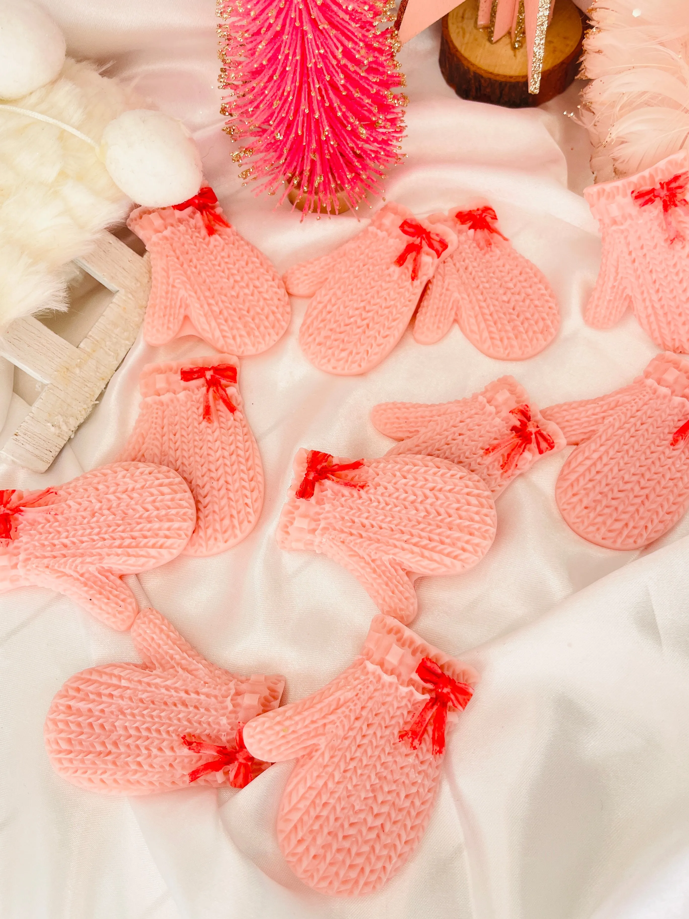 Scarves & Mittens 'Mittens'